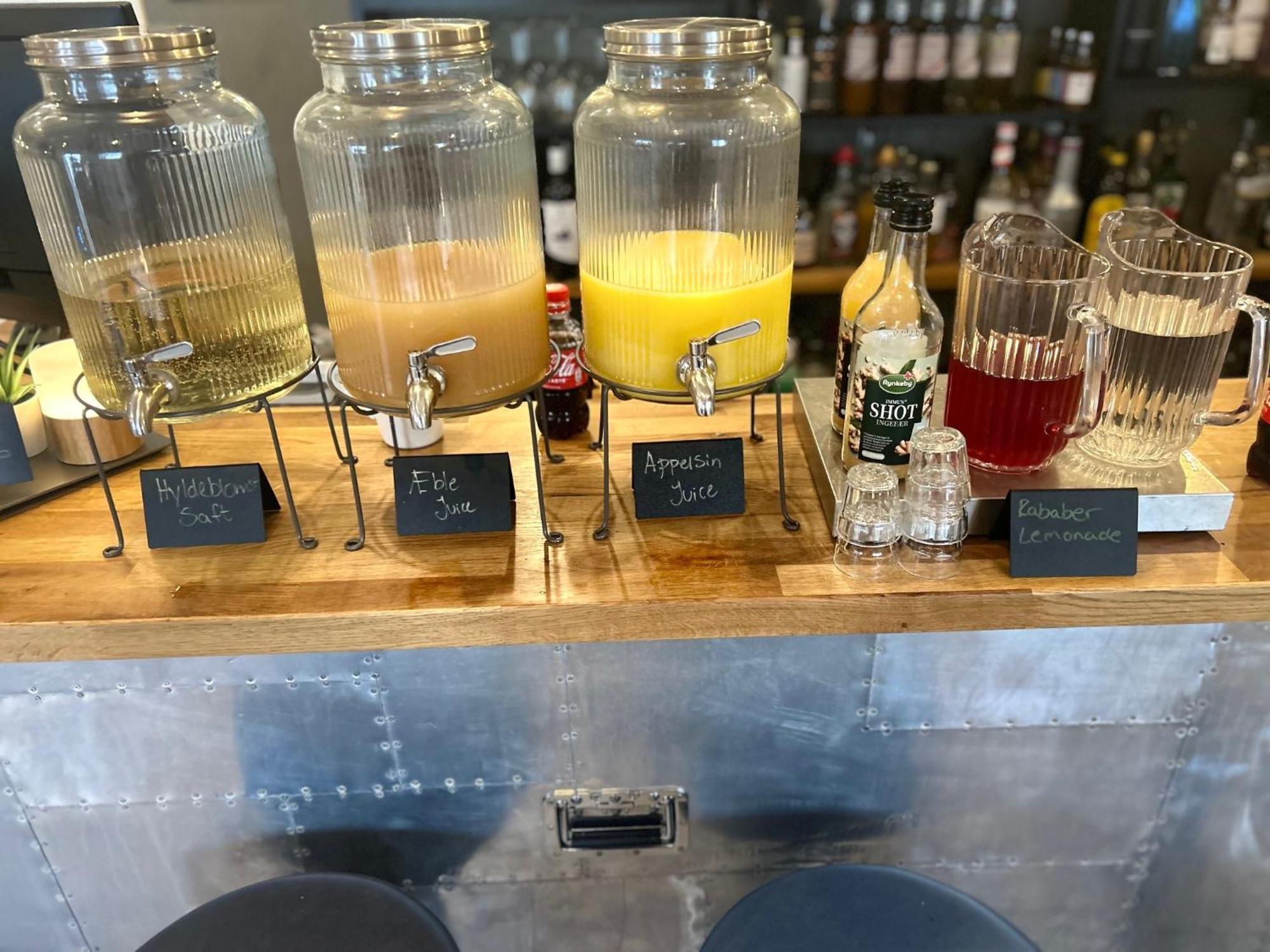 B & B Godstrup - Cafe Og Restaurant Den Gamle Stald Herning Eksteriør bilde